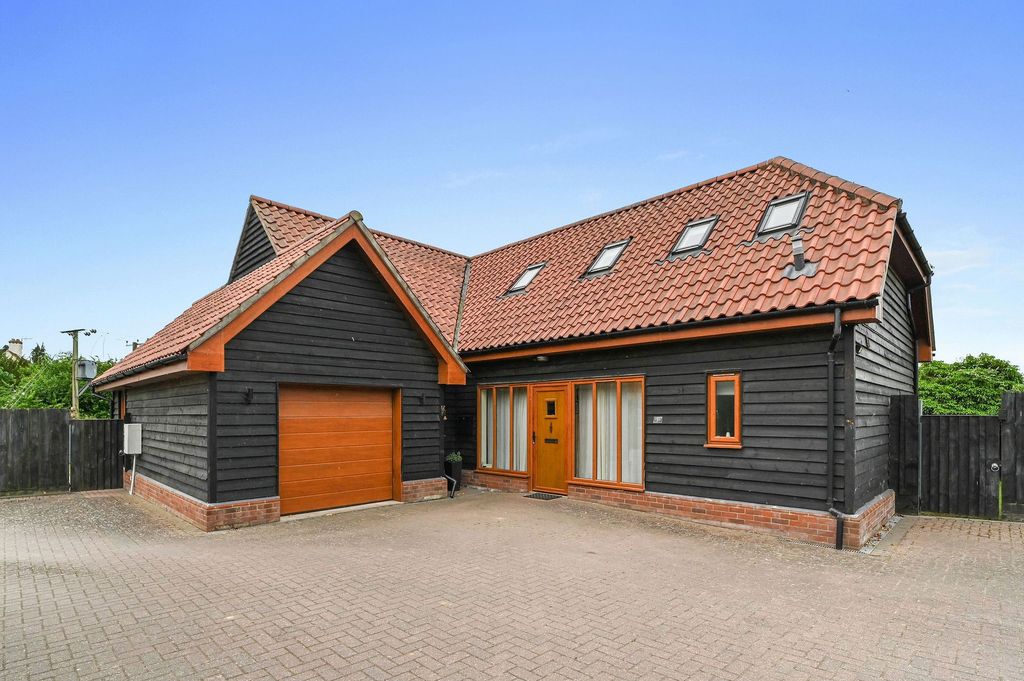 Property photo 1 of 22