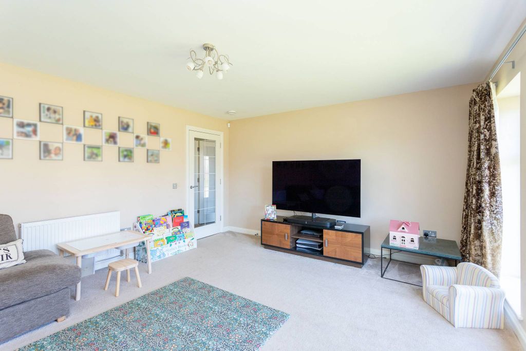 Property photo 3 of 26