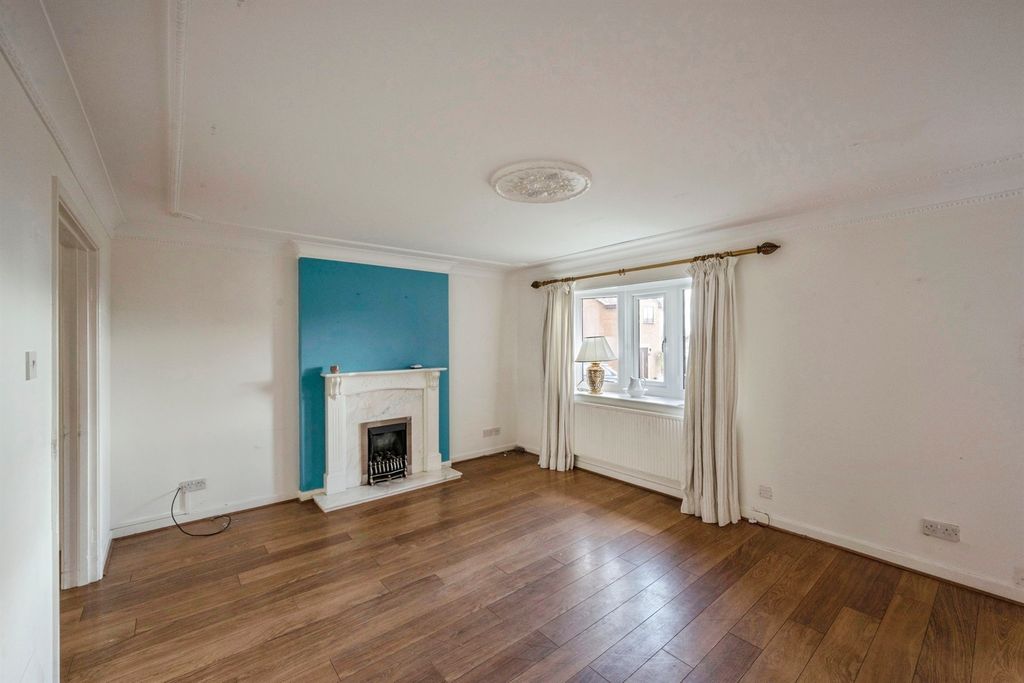 Property photo 3 of 24