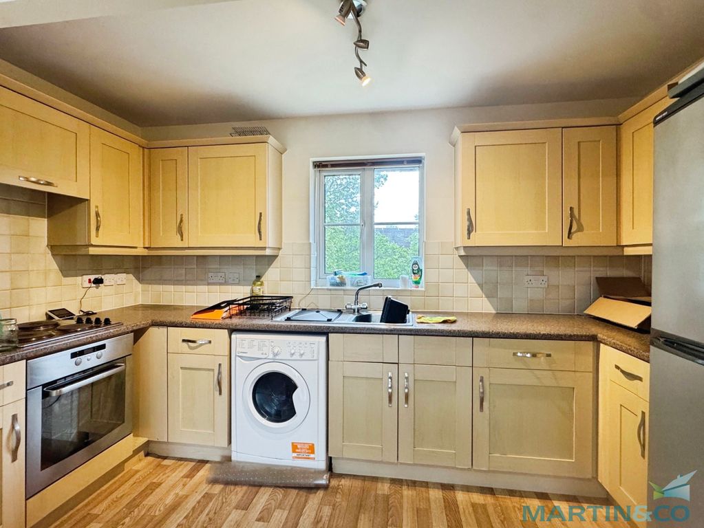Property photo 2 of 9 332342A3--4B4D-Bbf6-2D43035Baa75-33392-0000103CE73