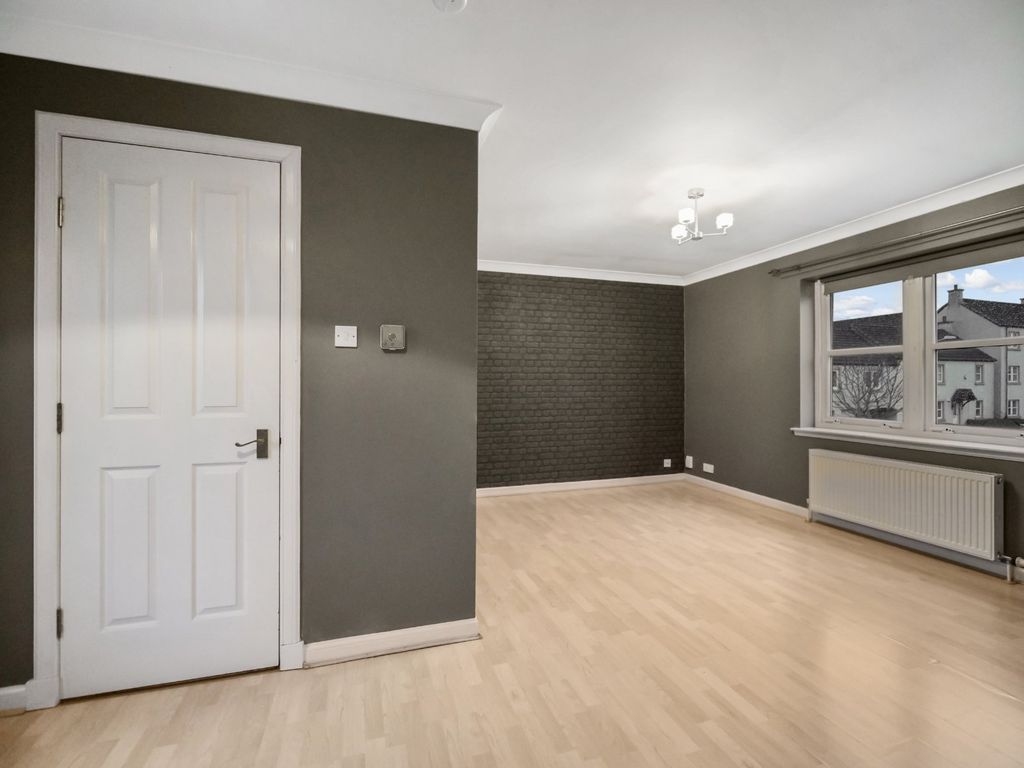 Property photo 2 of 11 Lounge/Dining