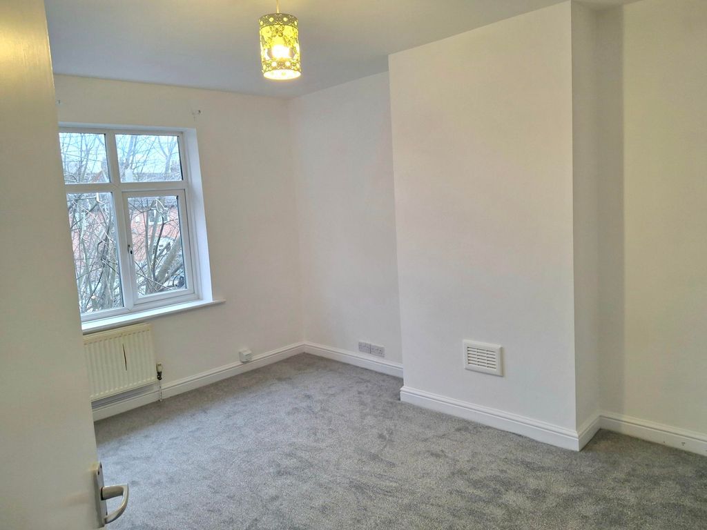 Property photo 3 of 8 Bedroom