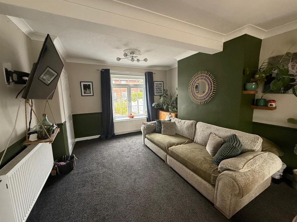 Property photo 2 of 10 Dev Living.Jpeg