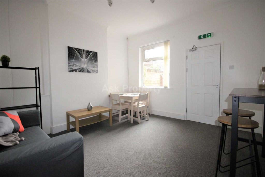 Property photo 3 of 3