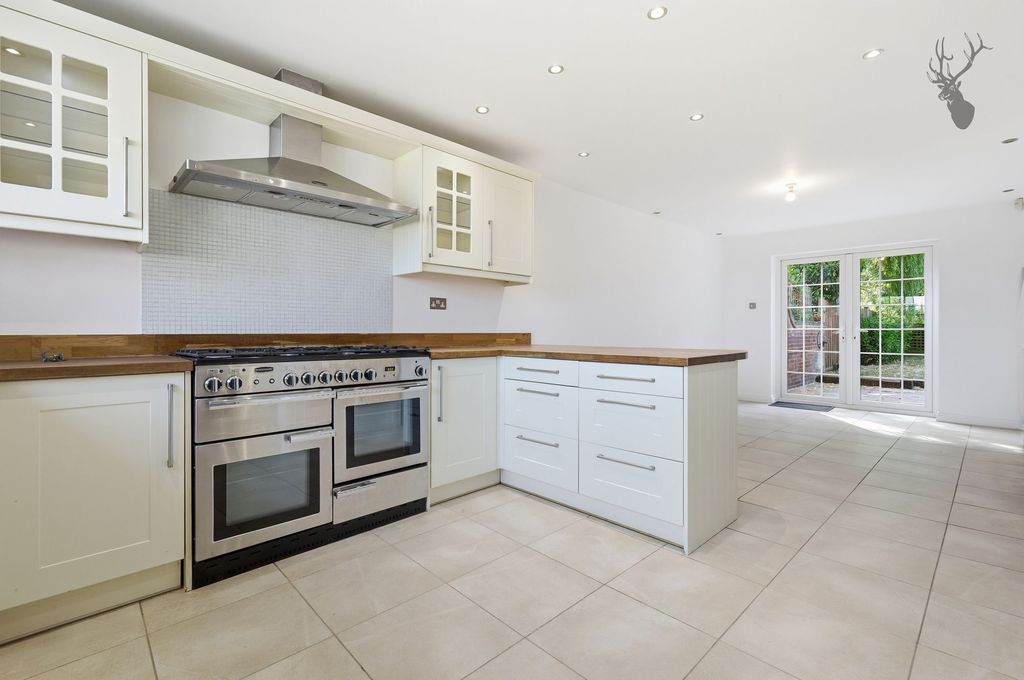 Additional image 3 of 4 bed semi-detached house for saleHigh Road, Epping CM16