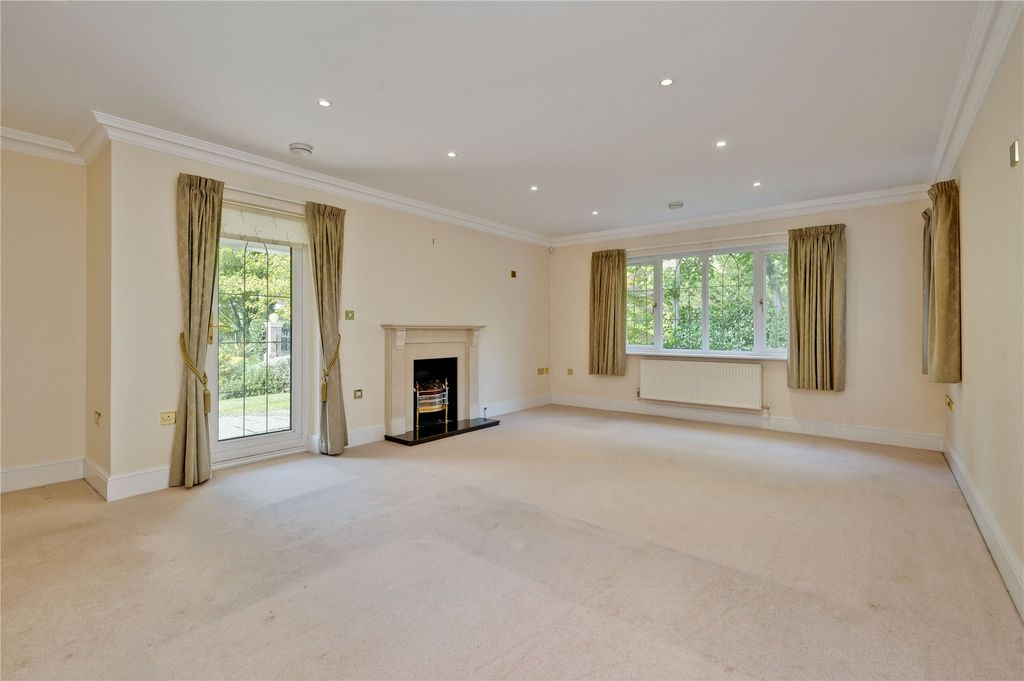 Property photo 2 of 11 Picture No. 12