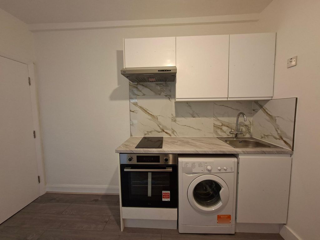 Property photo 3 of 9 Photo 2