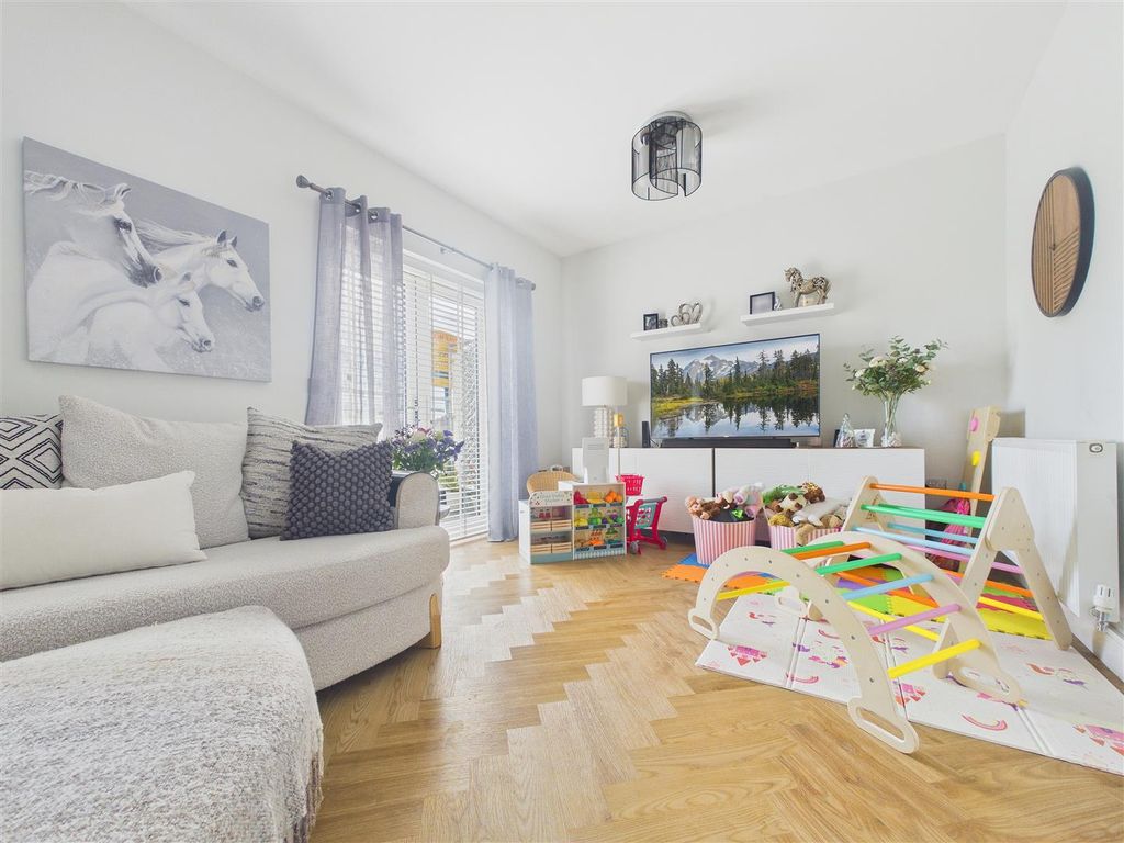 Property photo 2 of 23 Cam01407G0-Pr0113-Still009.Jpg