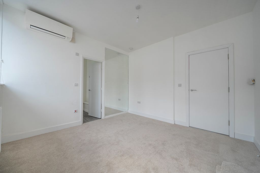 Additional image 15 of 2 bed flat to rentHigh Street, Maidenhead SL6