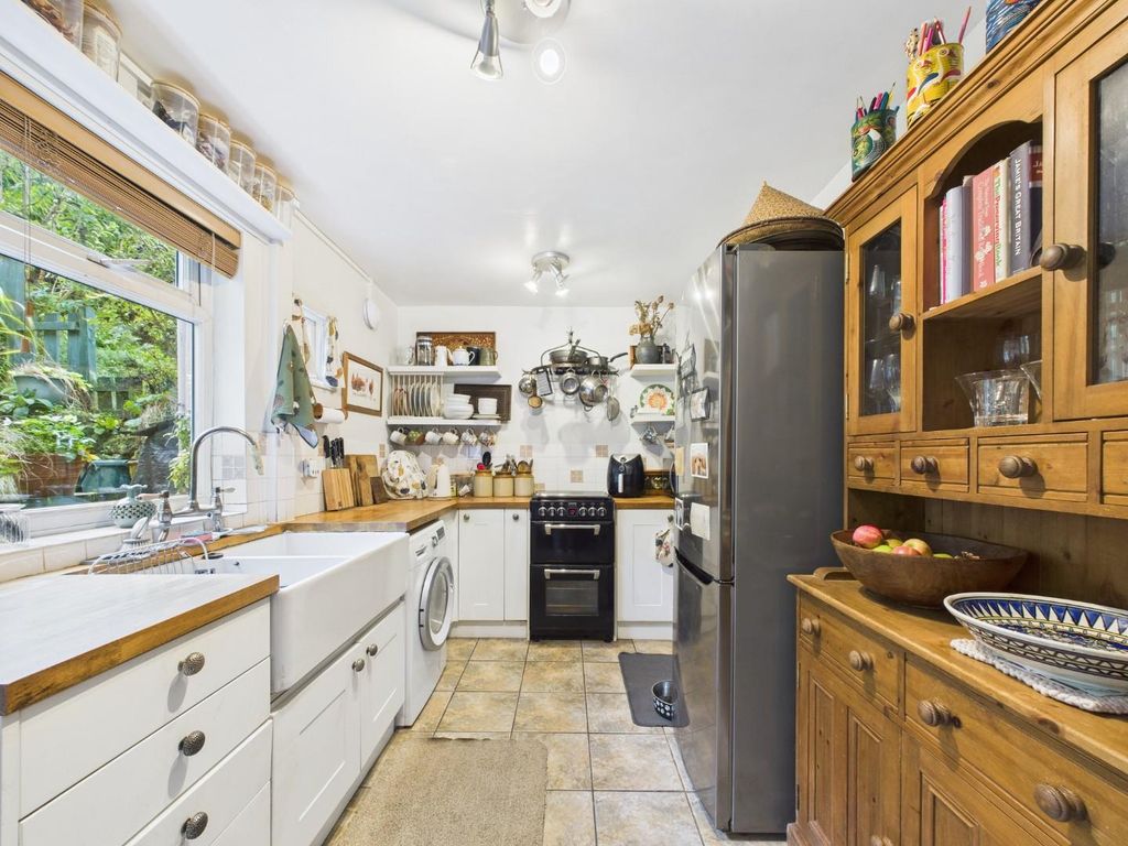Property photo 2 of 43 Kitchen