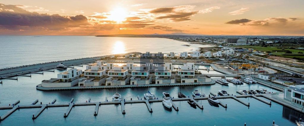 Property photo 2 of 27