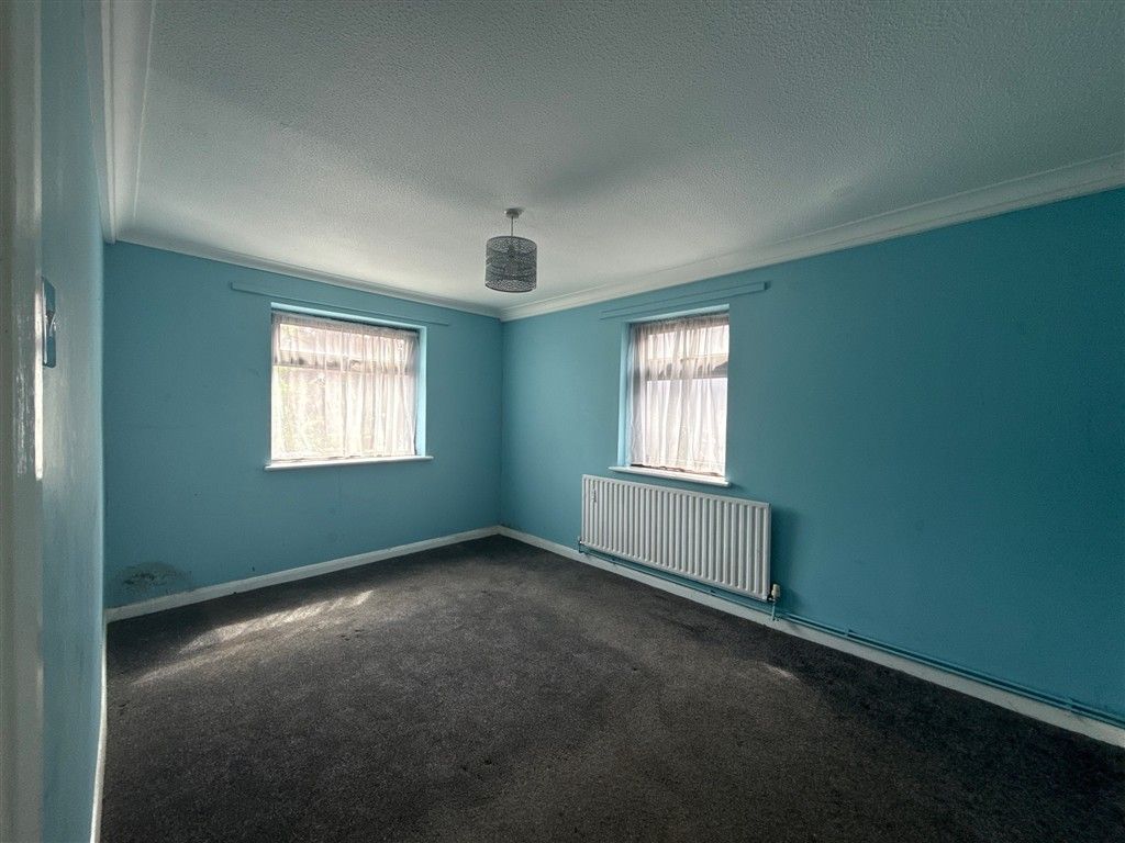 Property photo 3 of 8 Bedroom 1