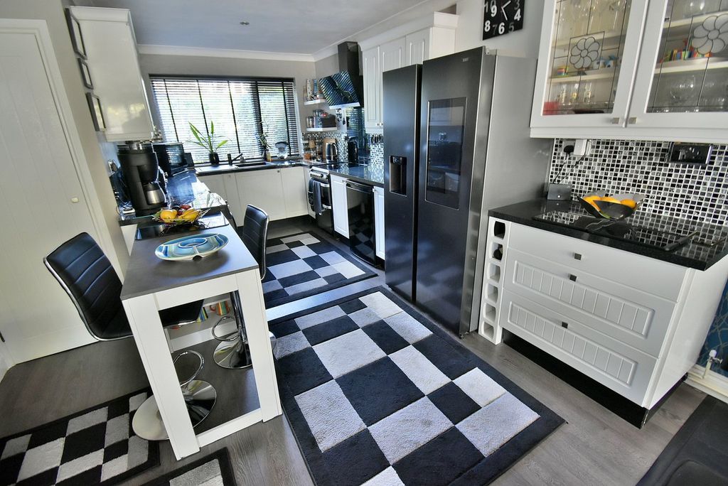 Property photo 3 of 22
