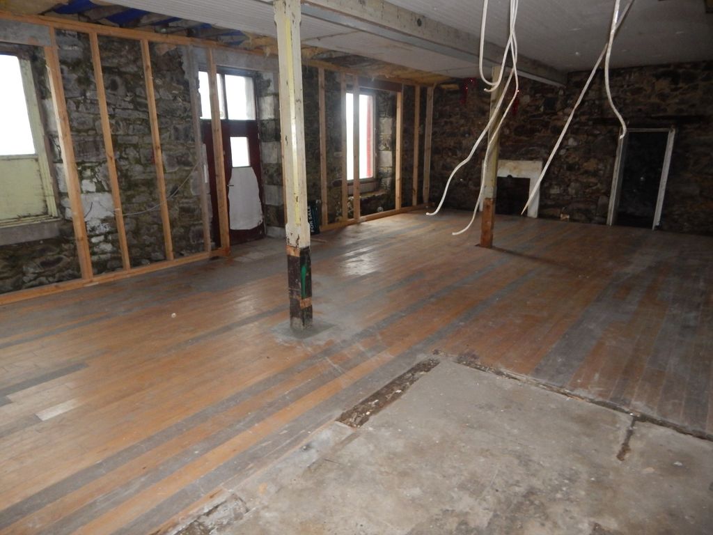 Property photo 3 of 9