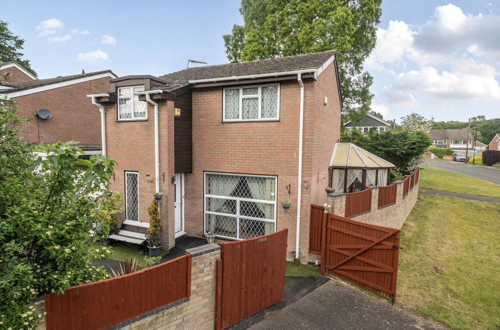 Property photo 1 of 28 1465361-1-6A0E221...