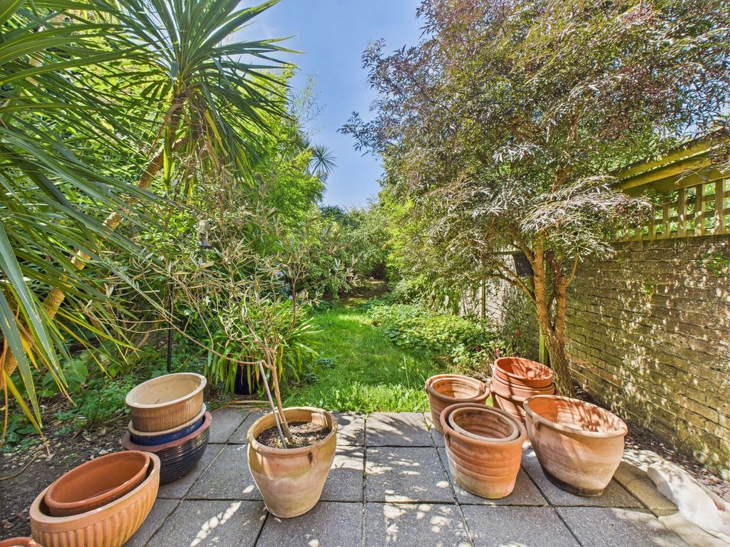 Property photo 2 of 24