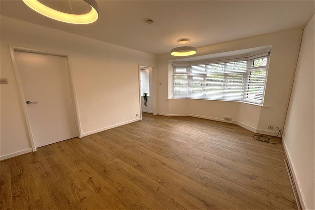 Property photo 3 of 8 (Main)