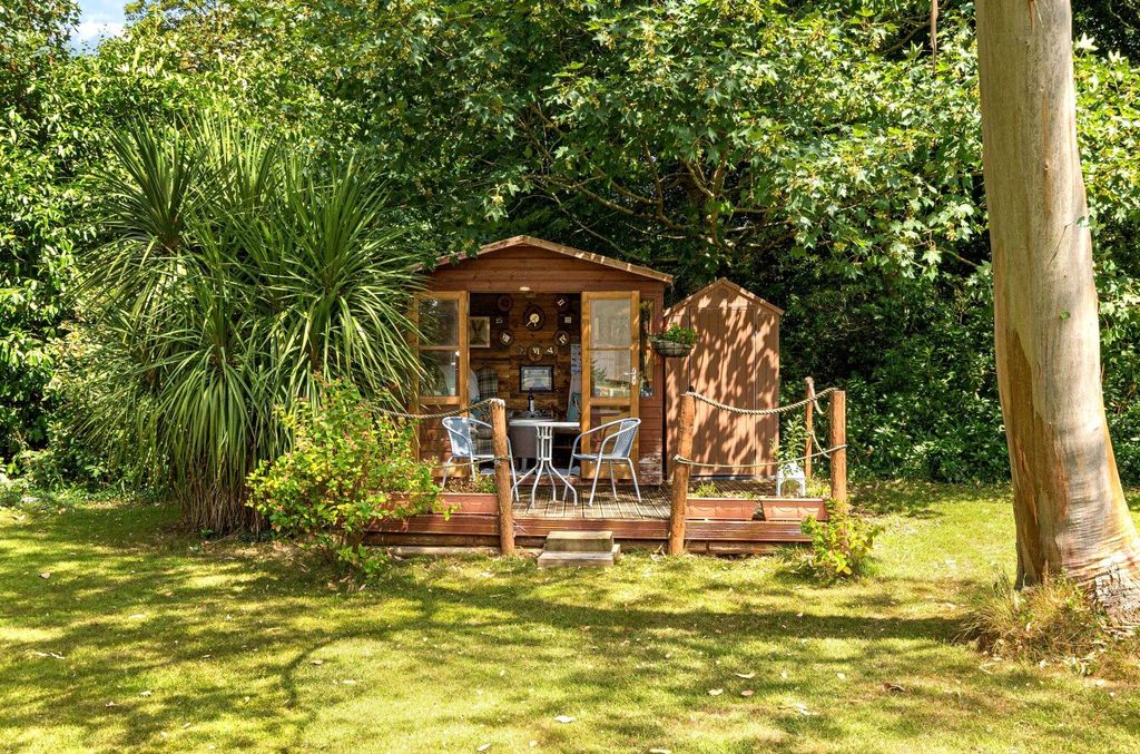 Property photo 2 of 13 Summer House