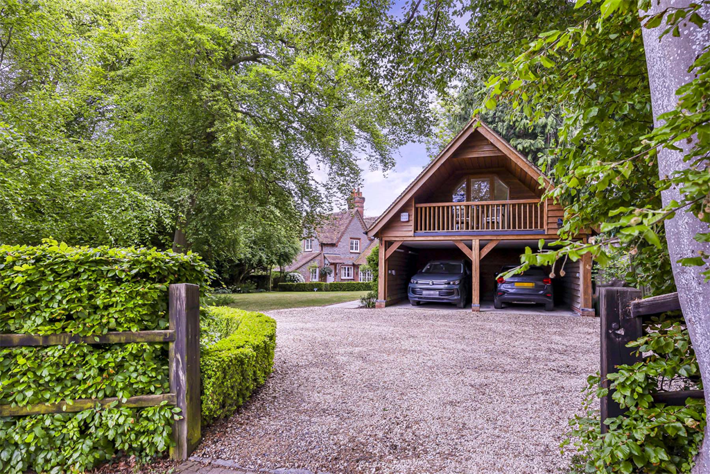 Property photo 1 of 29
