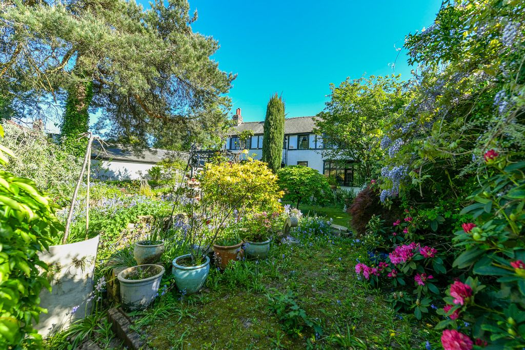 Property photo 3 of 16 External