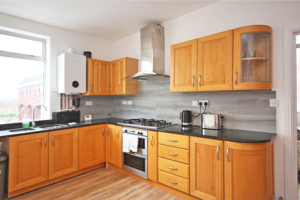 Property photo 3 of 5 141Litchencloseup.Jpg