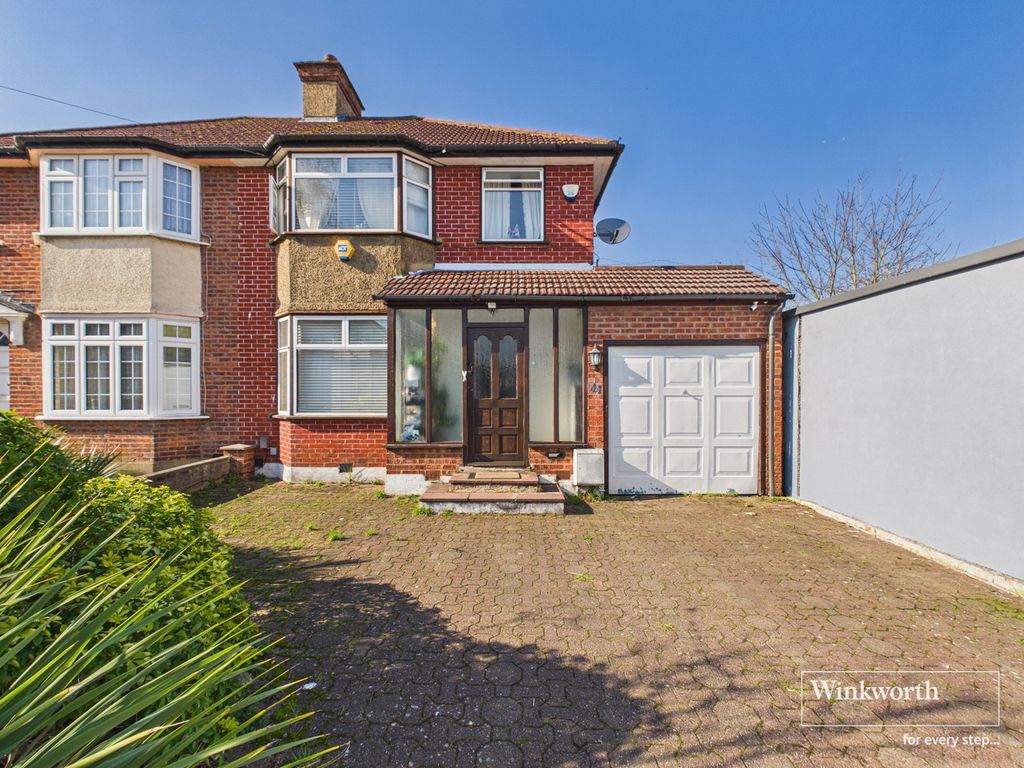 Property photo 1 of 11 External