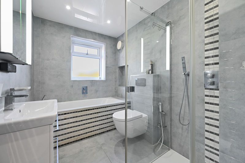 Property photo 3 of 13 Photo 11