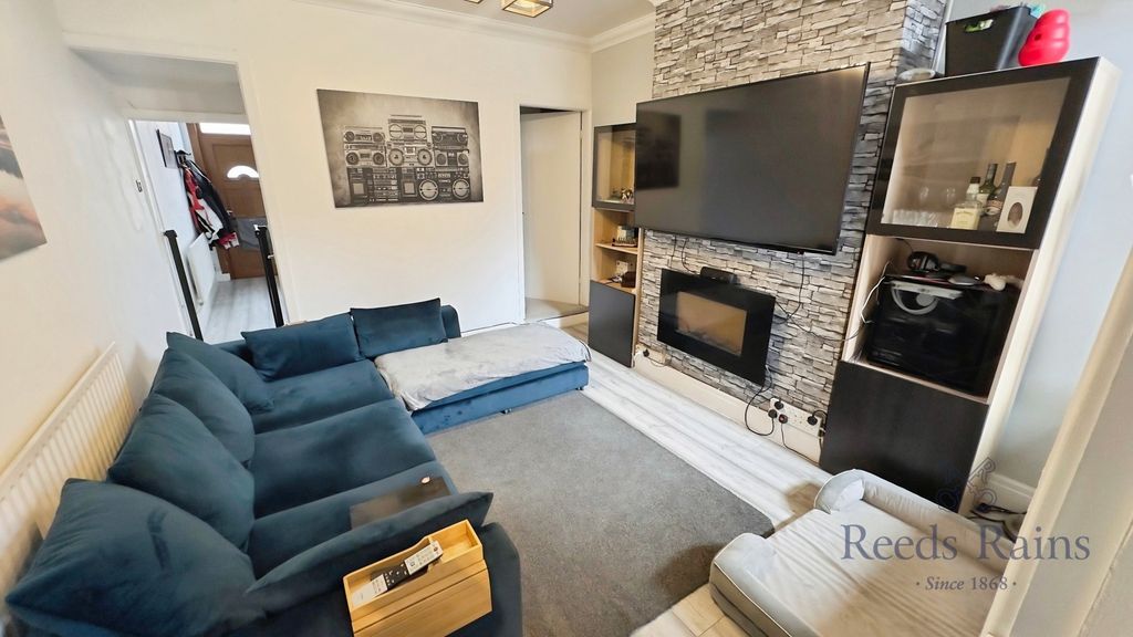 Property photo 2 of 10 Lounge