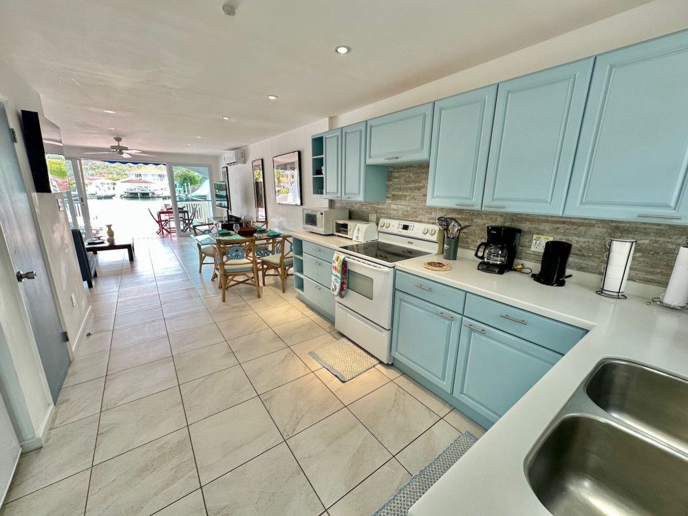 Property photo 2 of 34