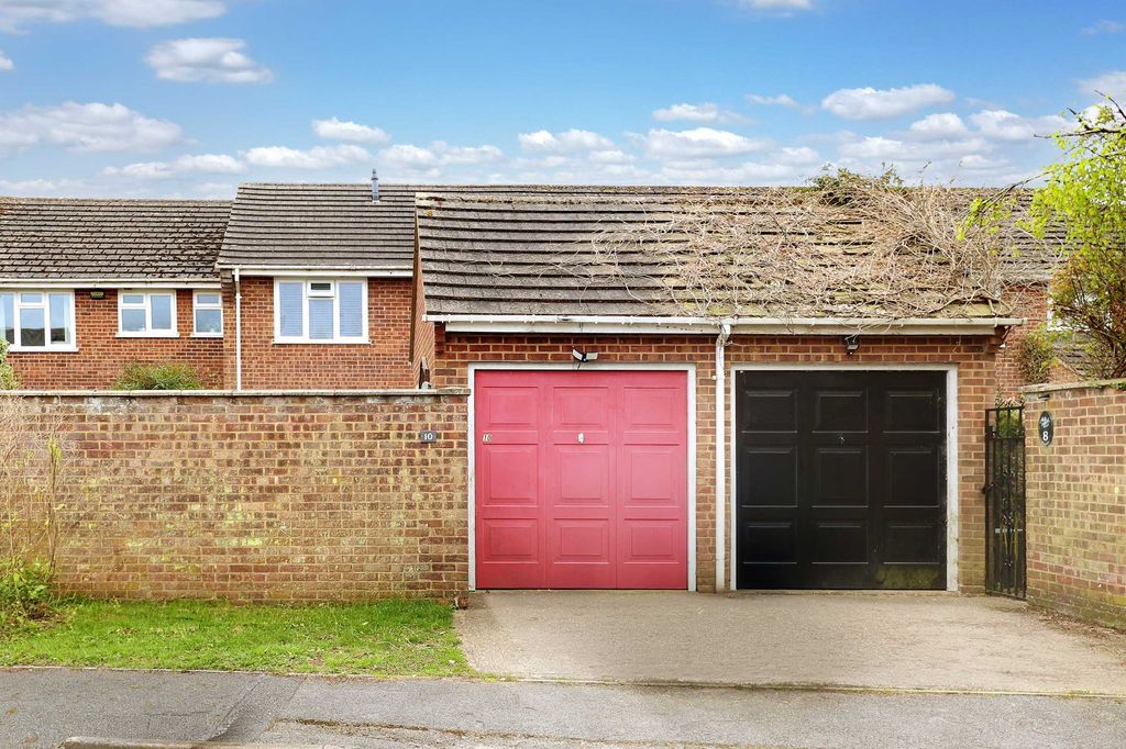 Additional image 9 of 3 bed terraced house for saleWood Pond Close, Seer Green, Beaconsfield, Buckinghamshire HP9