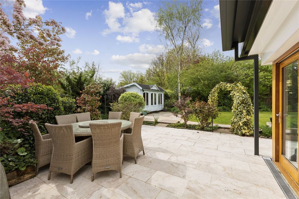 Property photo 3 of 15 Terrace