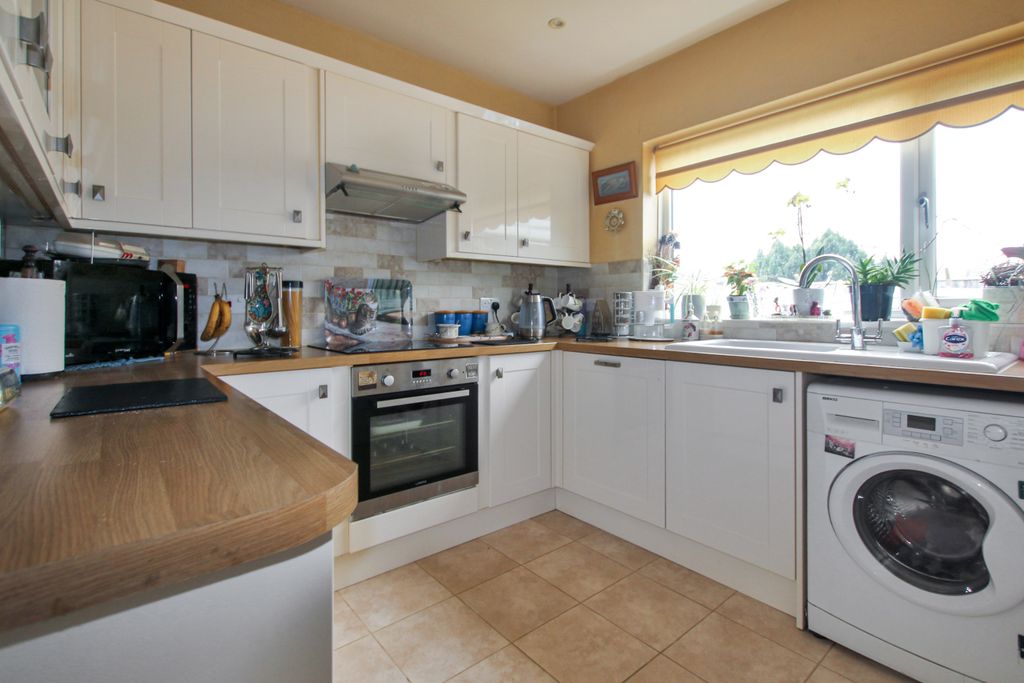 Property photo 2 of 9 Img_0931