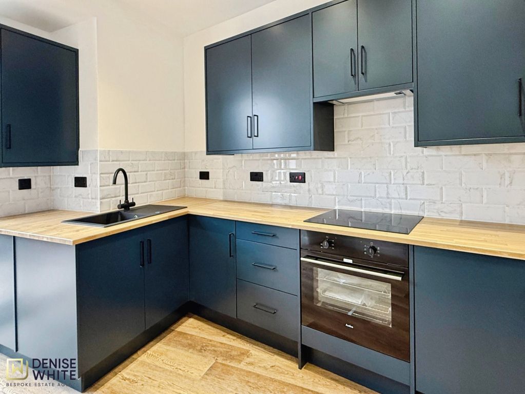 Property photo 1 of 18 Kitchen Area