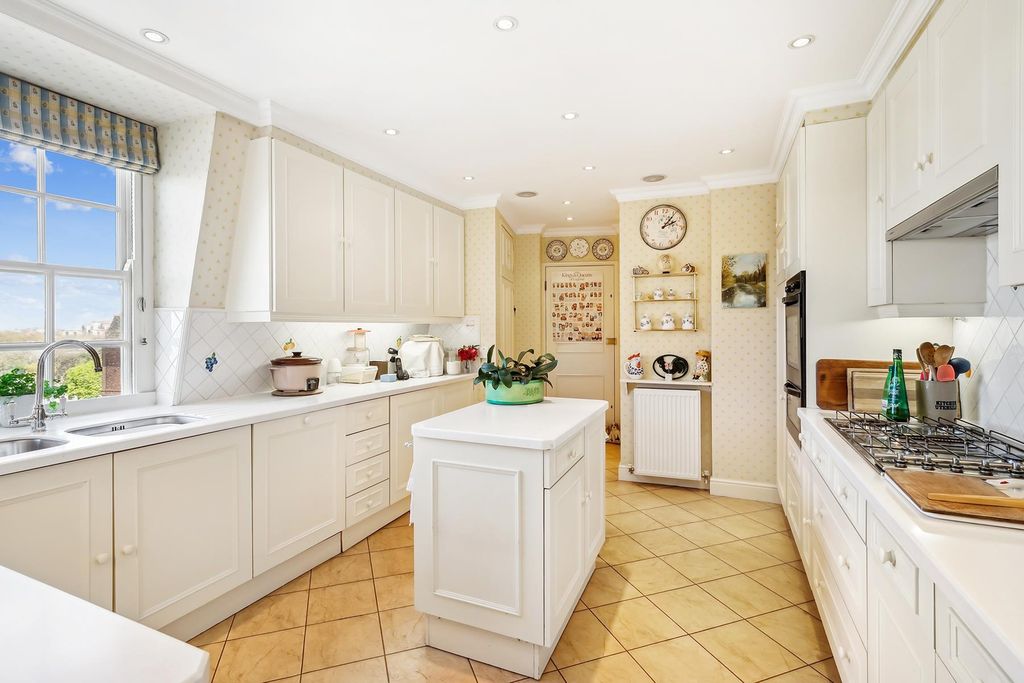 Property photo 3 of 13 Image