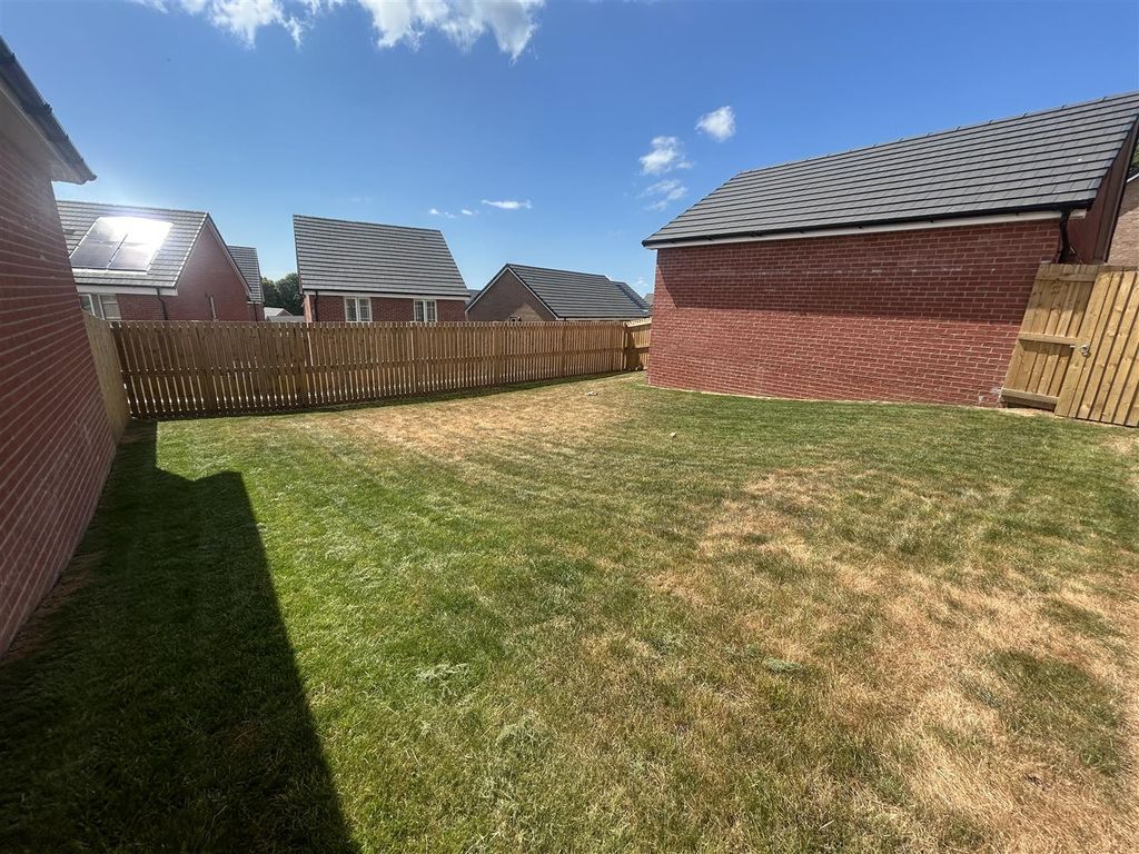 Property photo 3 of 29 Externally
