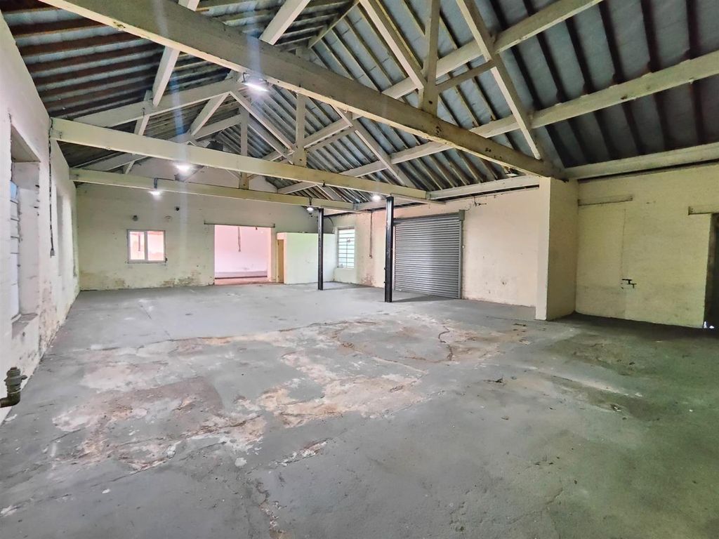 Property photo 1 of 6 Unit 3, Phoenix