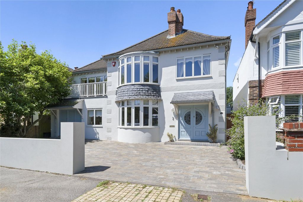 Property photo 1 of 40 Picture No. 43