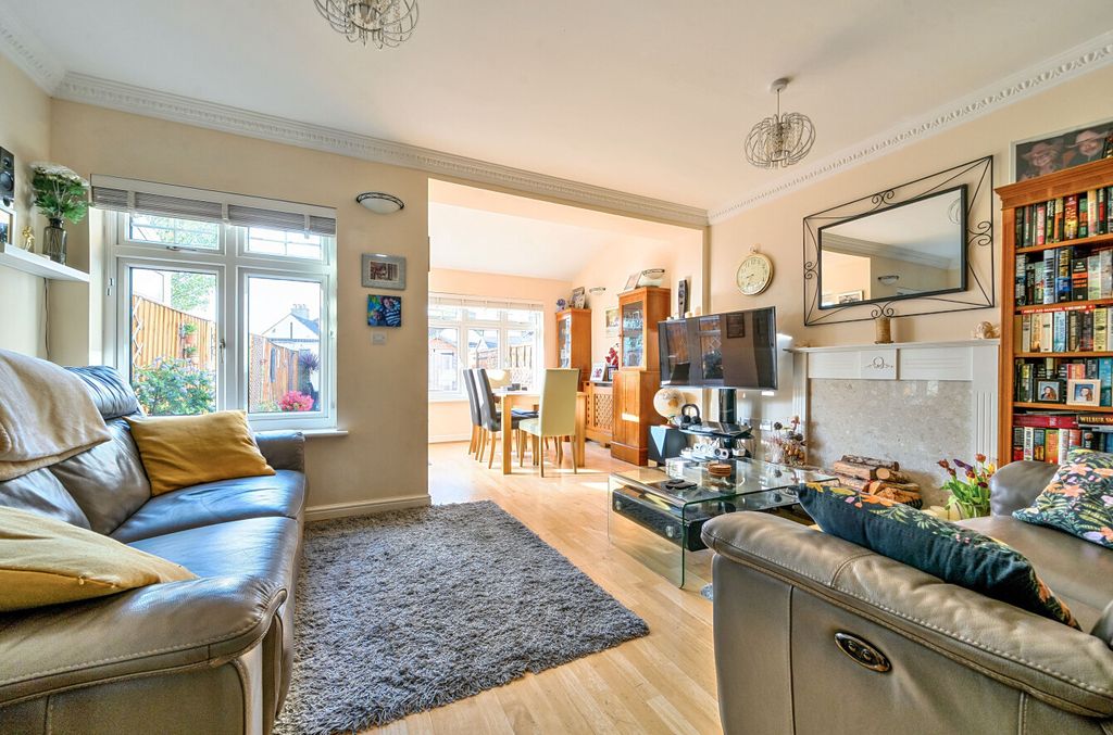 Property photo 2 of 20 13-681B11590A9c7-...