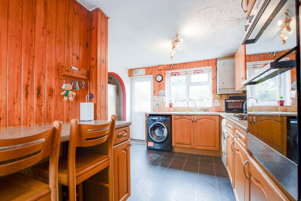 Property photo 3 of 16