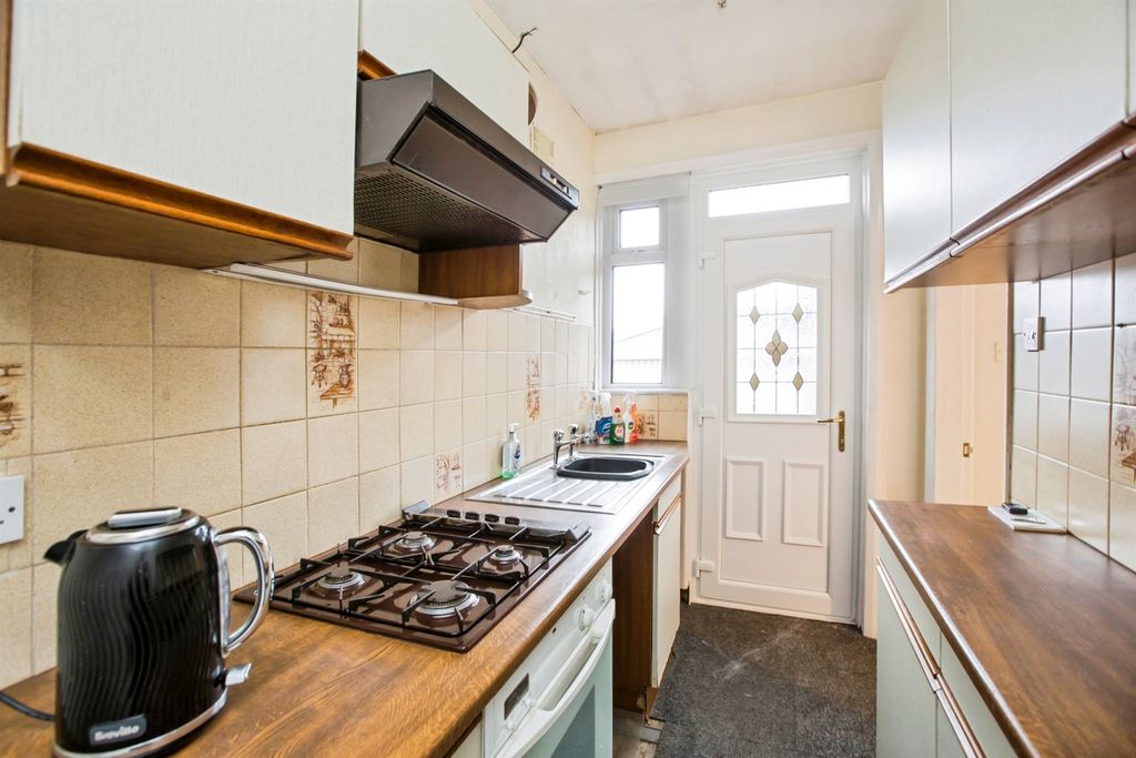 Property photo 3 of 17