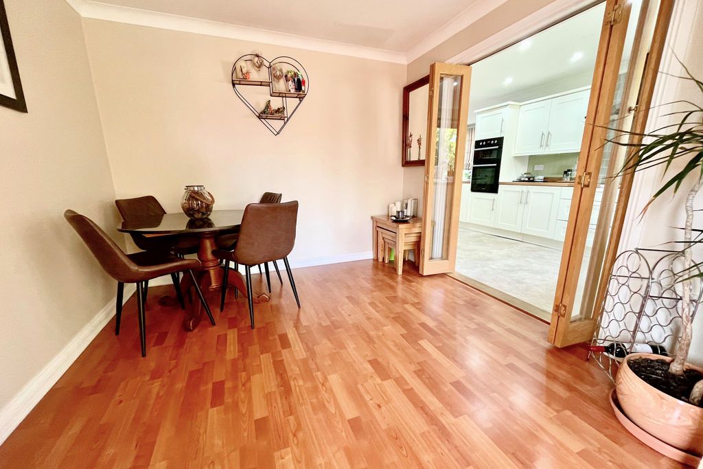 Property photo 3 of 16 Dining Room