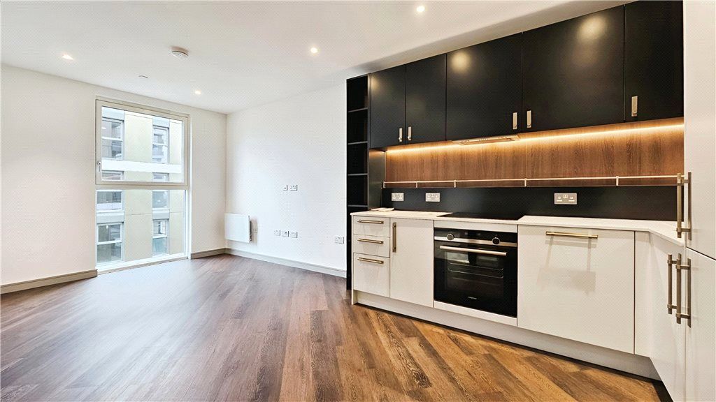 Property photo 1 of 11 Kitchen