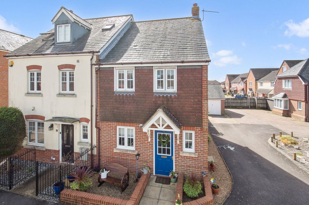 Property photo 1 of 10 Front