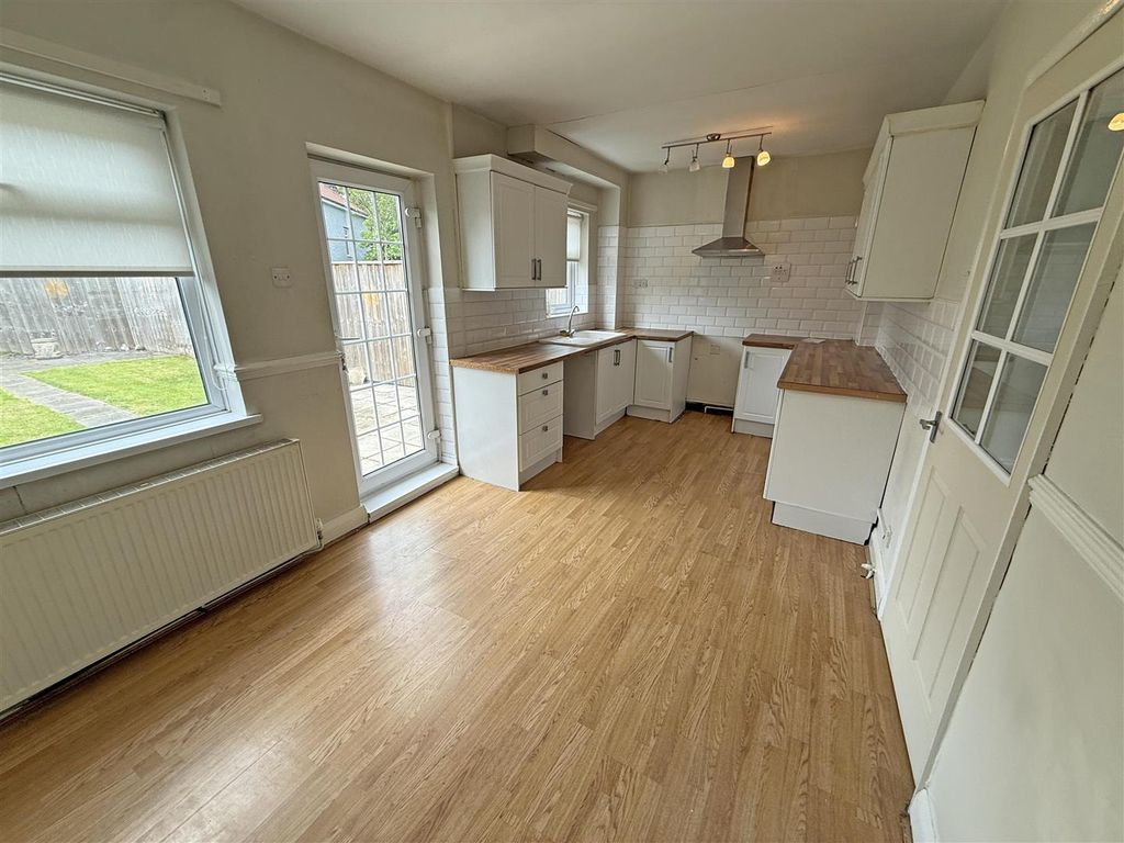 Property photo 3 of 8 Kitchen.Jpg
