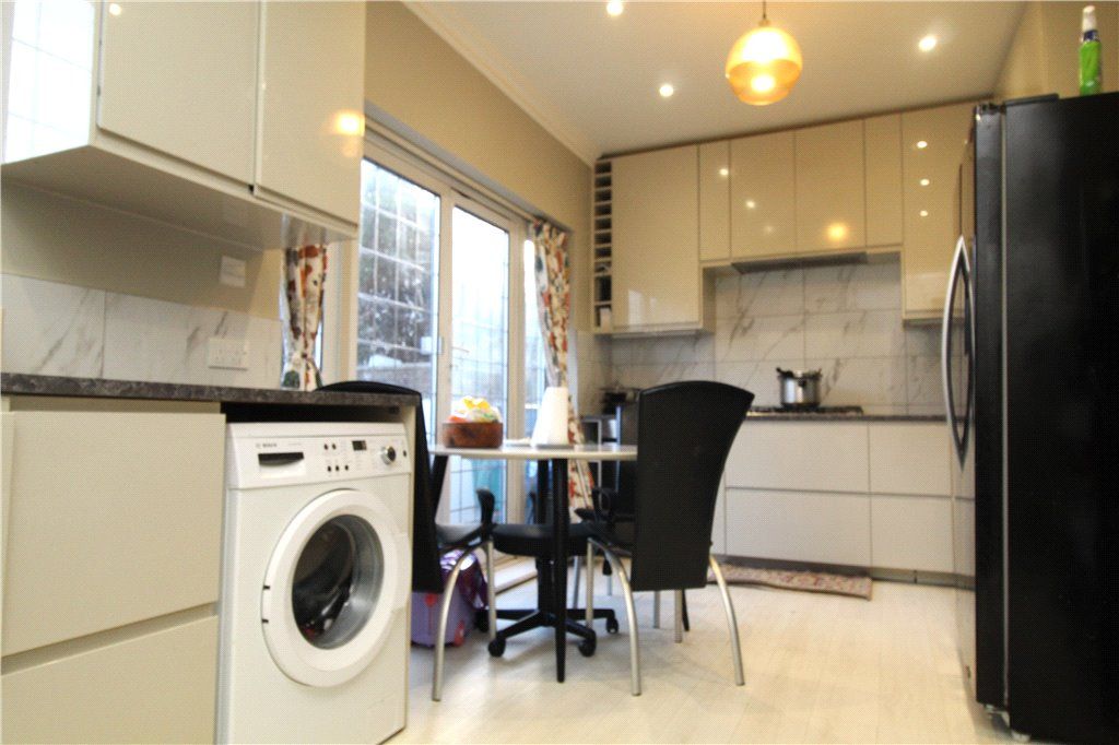 Property photo 3 of 23 Kitchen