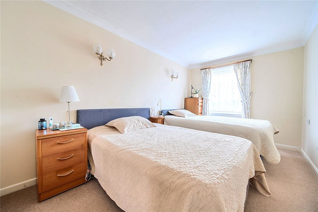 Additional image 5 of 1 bed flat for saleCharles Street, Petersfield, Hampshire GU32