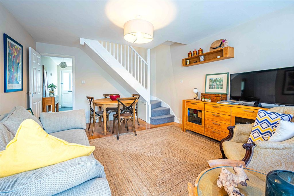 Property photo 2 of 17 Picture No. 30