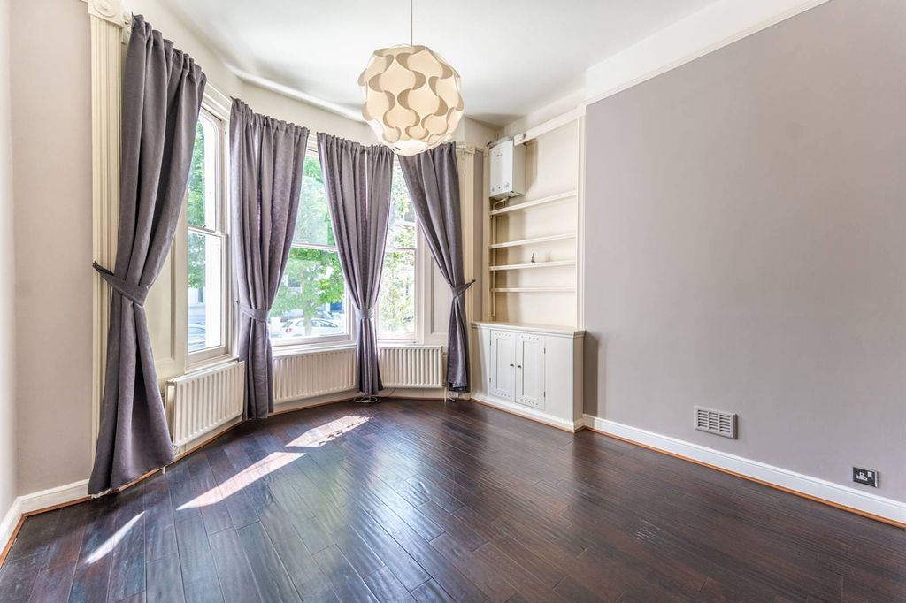 Property photo 1 of 8