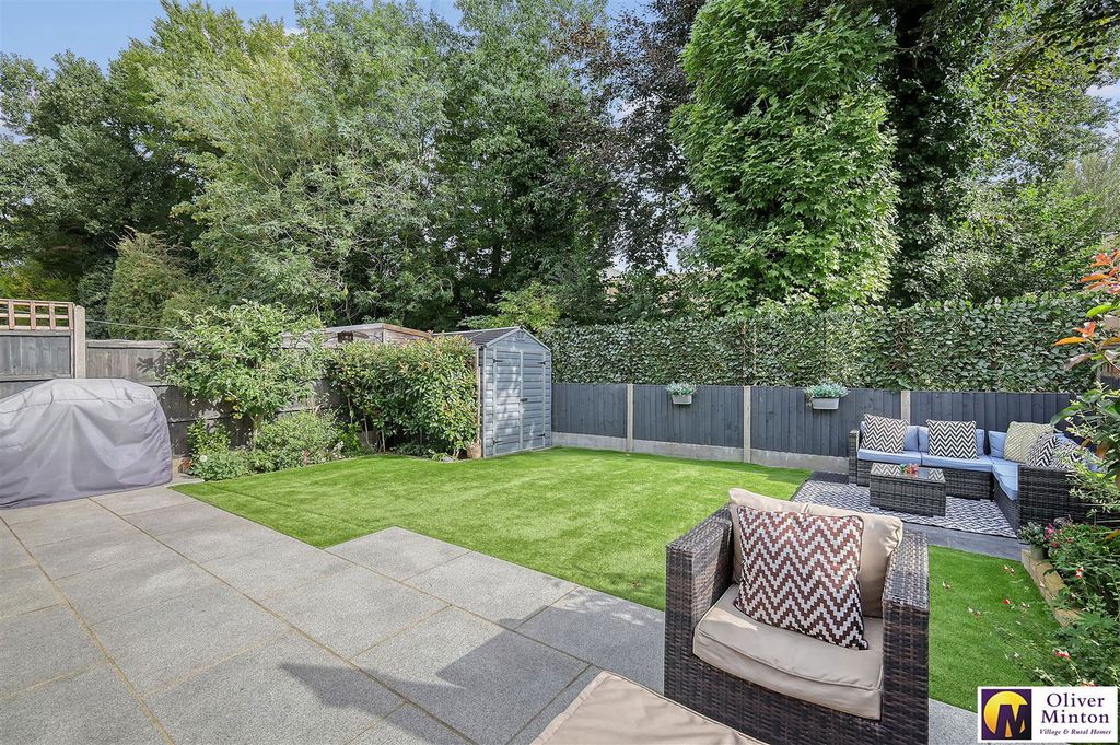 Property photo 3 of 39