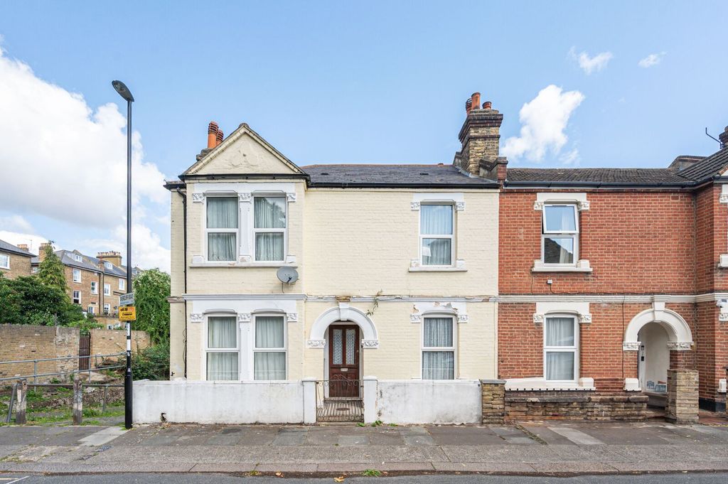 Property photo 1 of 12
